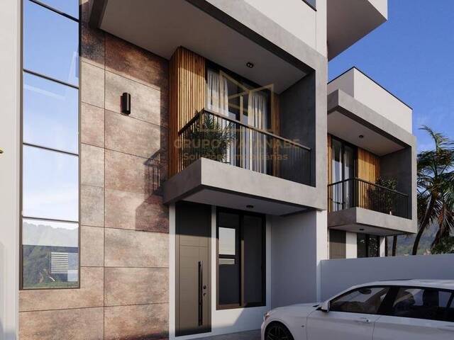 Sobrado para Venda em Itapoá - 3